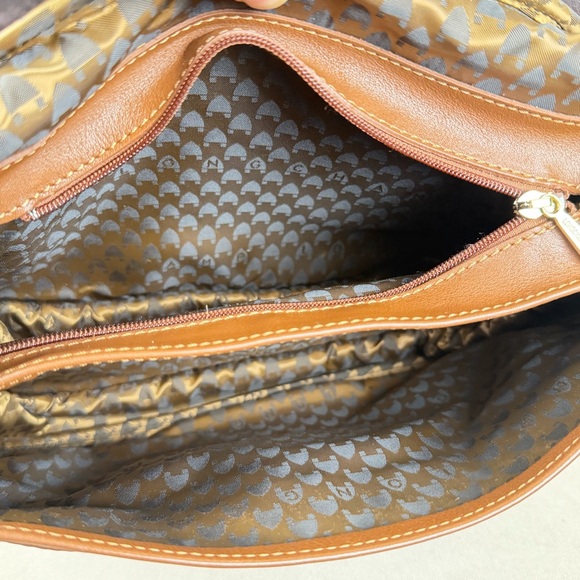 Longchamp Brown Pebbled Leather Crossbody / Shoulder Bag | Adjustable Strap - Picture 7 of 17